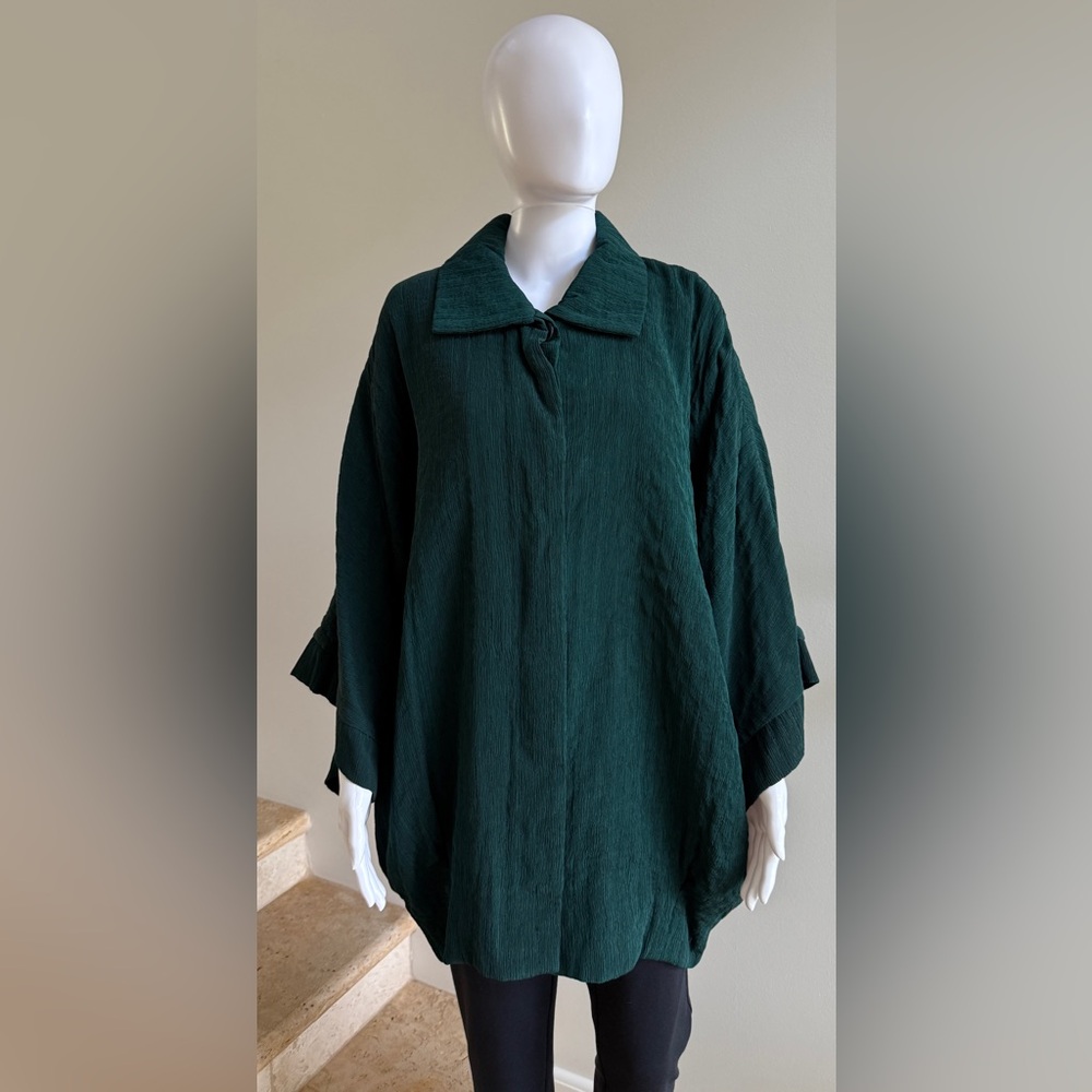 $1,970 KISS OF THE WOLF 100% SILK Batwing Jacket, Size Medium, Green